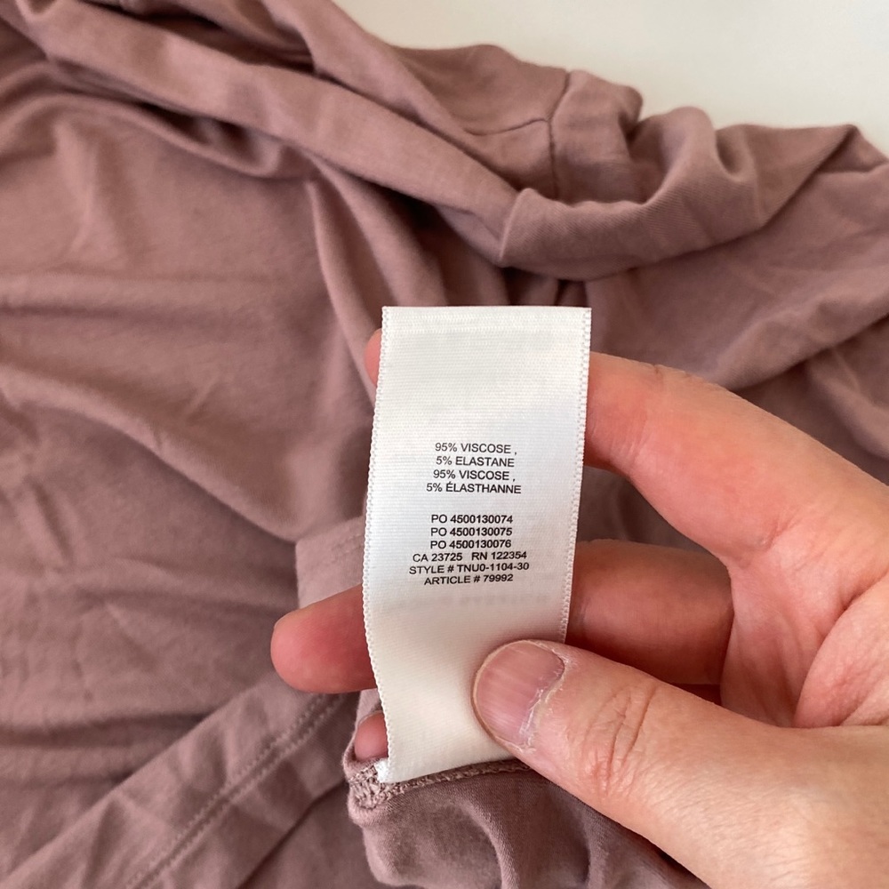 Aritzia group babaton mauve crop top small new - Picture 5 of 5